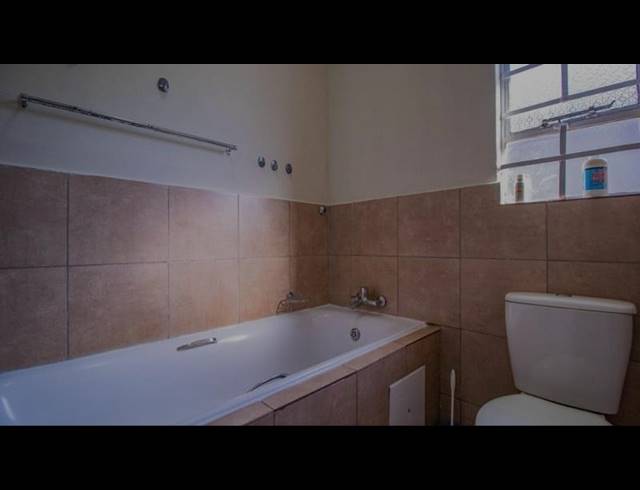 2 BEDROOM HOUSE FOR SALE IN THE ORCHARDS